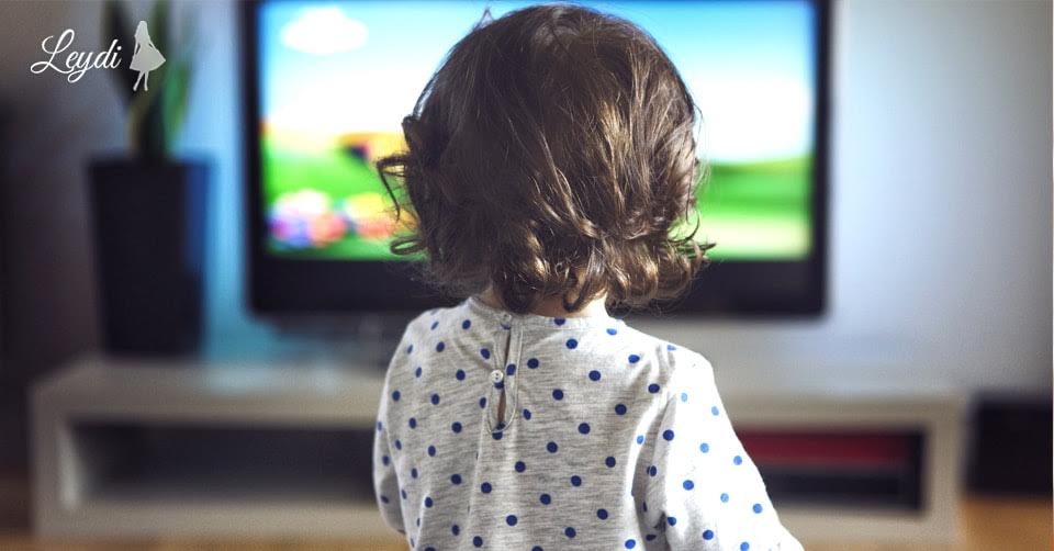 Televizora baxmaq uşaqlara necə təsir edir?